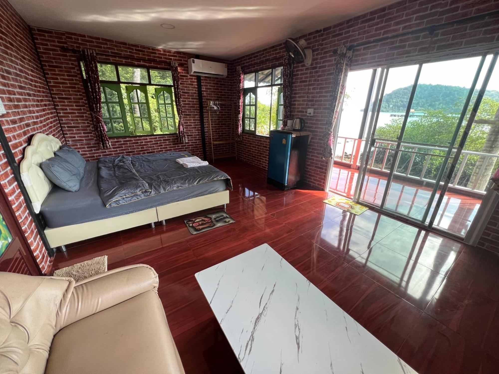 Rasta View Bangalows Homestay Koh Chang